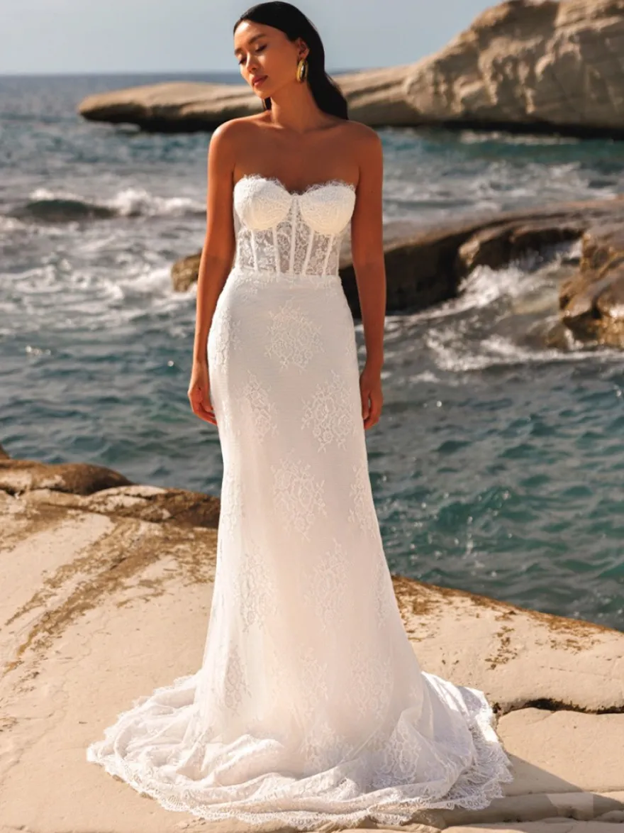 Robes de mariée longueur au sol sans manches en dentelle sans bretelles