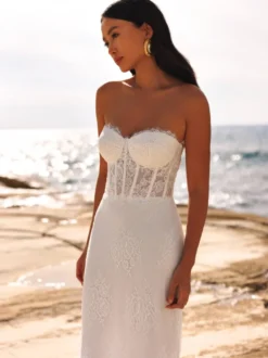 Robes de mariée longueur au sol sans manches en dentelle sans bretelles