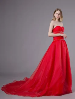Robes de mariée rouges robes de soirée sans bretelles en organza perlées
