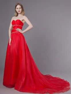 Robes de mariée rouges robes de soirée sans bretelles en organza perlées