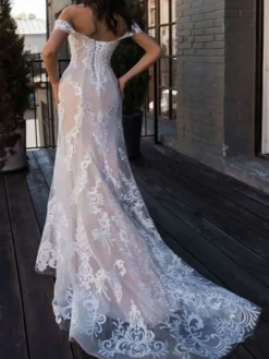 Robes de mariée sirène en dentelle rougeâtre hors de l'épaule bustier à traîne Robe de marige