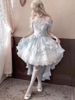 Robe Sweet Lolita en polyester sans manches à lacets et volants multiples couleur champagne.