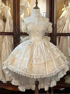 Robe Sweet Lolita en polyester sans manches à lacets et volants multiples couleur champagne.