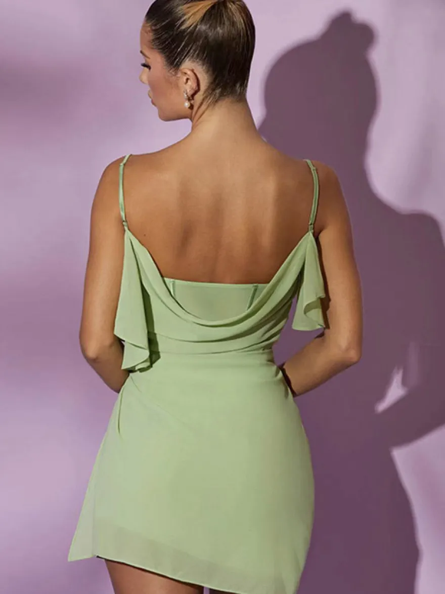 Robe verte sexy mini à volants irréguliers et sans manches col carré idéale pour une soirée en amoureux.