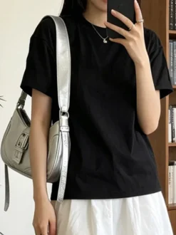 Sac bandoulière vintage en similicuir souple avec boucle en métal et forme de croissant