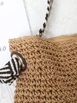Sac cabas en raphia tressé bandoulière en tissu rayé grande capacité idéal pour les vacances d'été à la plage.