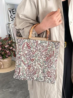 Sac cabas vintage à imprimé floral et anses en bambou grande capacité en toile porté épaule.