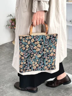 Sac cabas vintage à imprimé floral et anses en bambou grande capacité en toile porté épaule.
