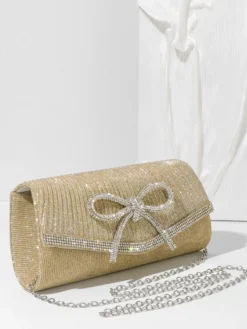 Sac à main à bandoulière en tissu plissé amovible avec chaîne idéal pour les fêtes et les occasions spéciales.