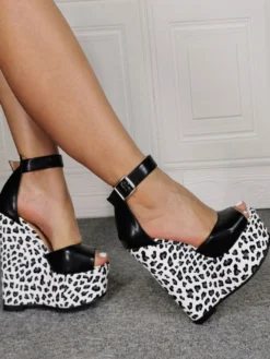 Sandales compensées pour dame classique peep toe talon compensé slip-on femme plus la taille léopard sandales pour femmes