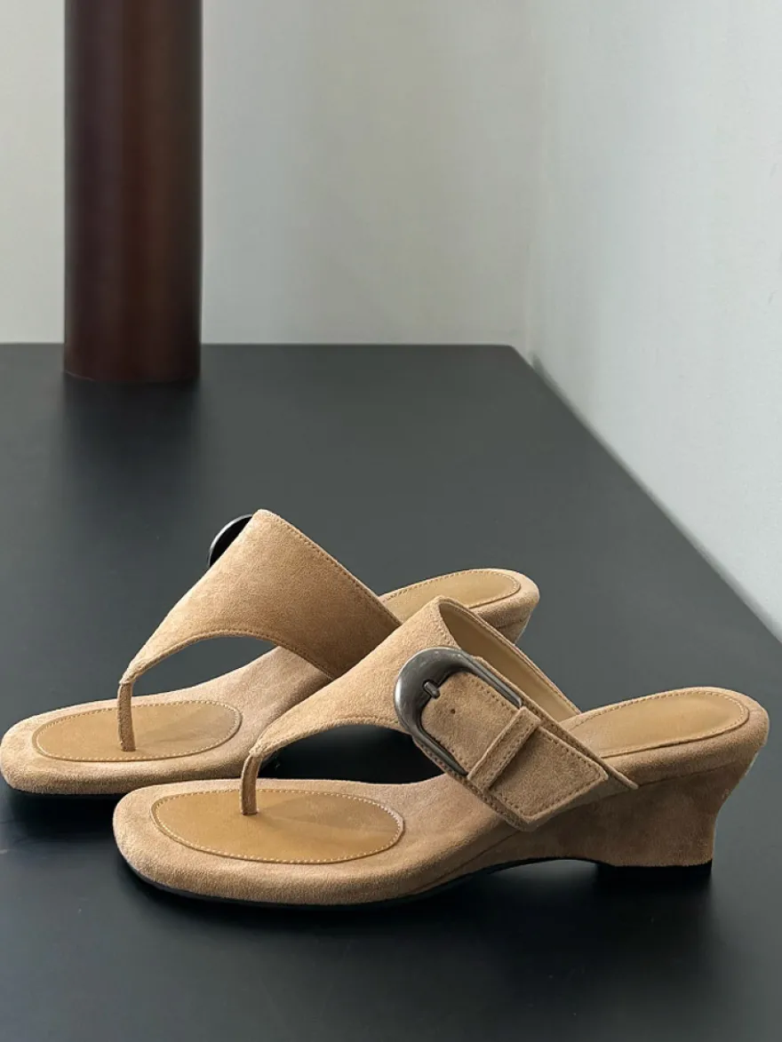 Sandales compensées pour femmes tongs en daim avec boucle