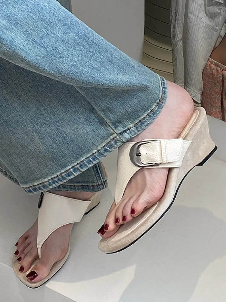 Sandales compensées pour femmes tongs en daim avec boucle