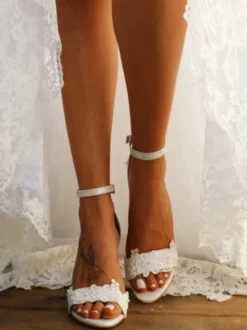 Sandales de mariée en dentelle Sandales de mariage blanches à bout ouvert brodées