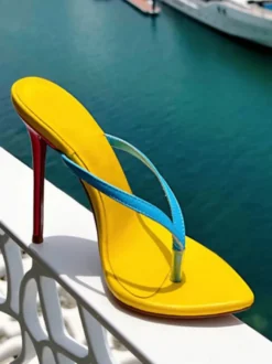 Sandales de plage jaunes à talons hauts pour femmes