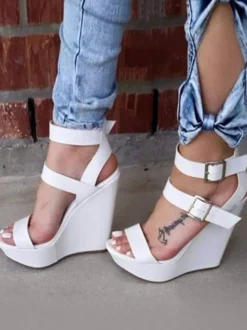 Sandales femme compensées blanche boucle métal réglable