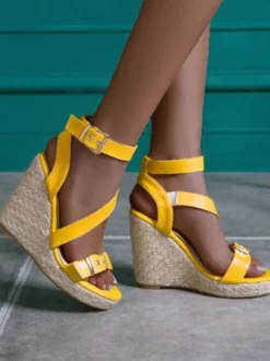 Sandales femme compensées en cuir synthétique