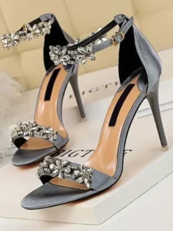 Sandales femme noir en satin décoré des diamants artificiels à talon haut