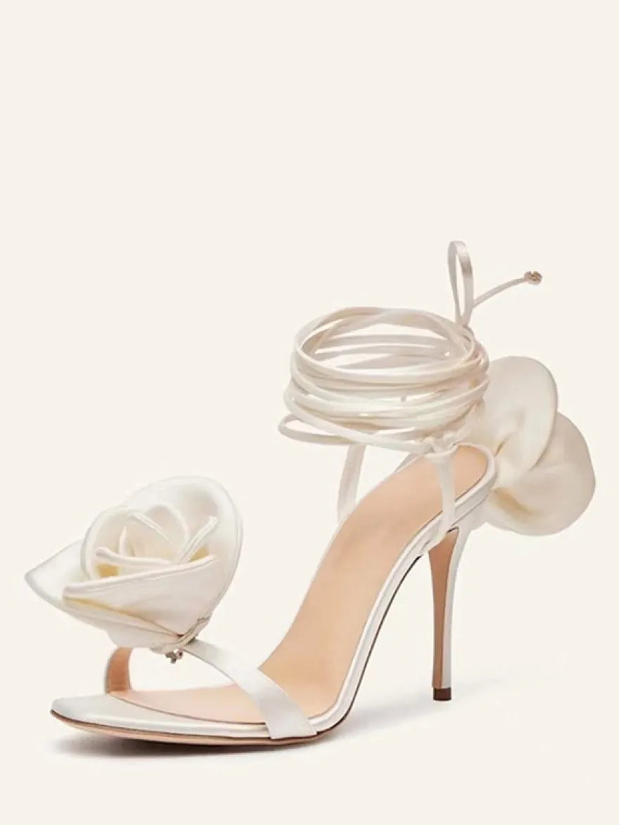 Sandales femme à talons chaussures de soirée à talons hauts en satin avec détails de fleurs à lacets