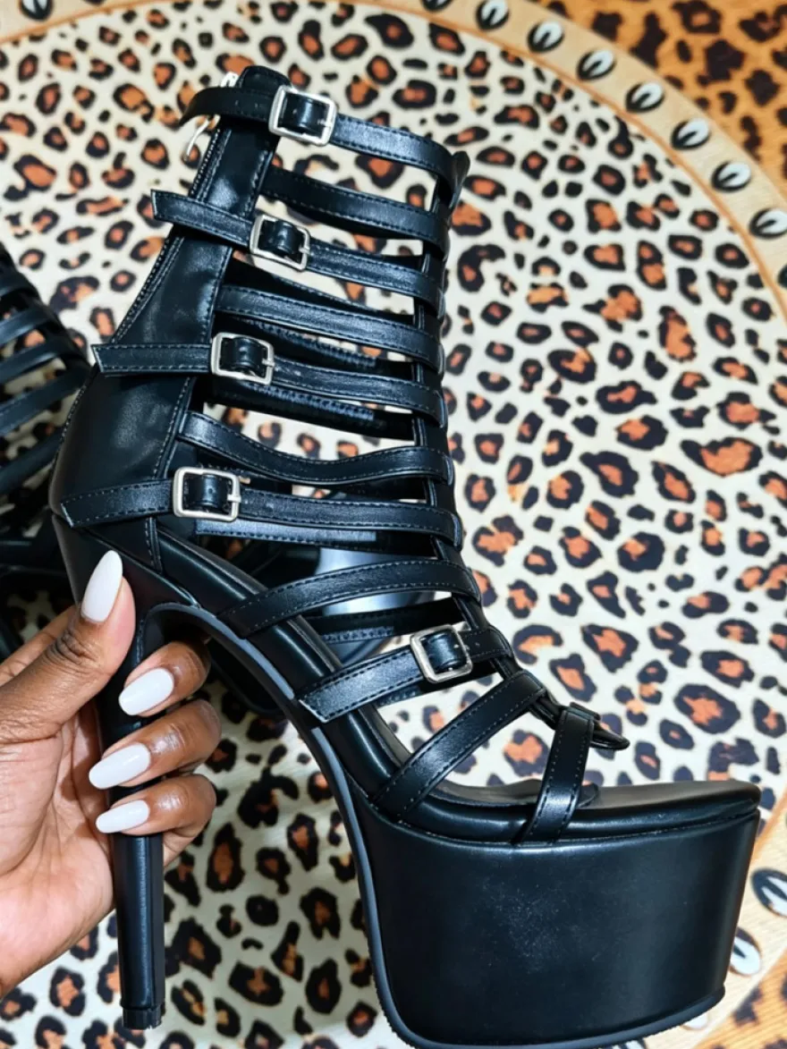Sandales gladiateur noires à plateforme et boucle à talons hauts