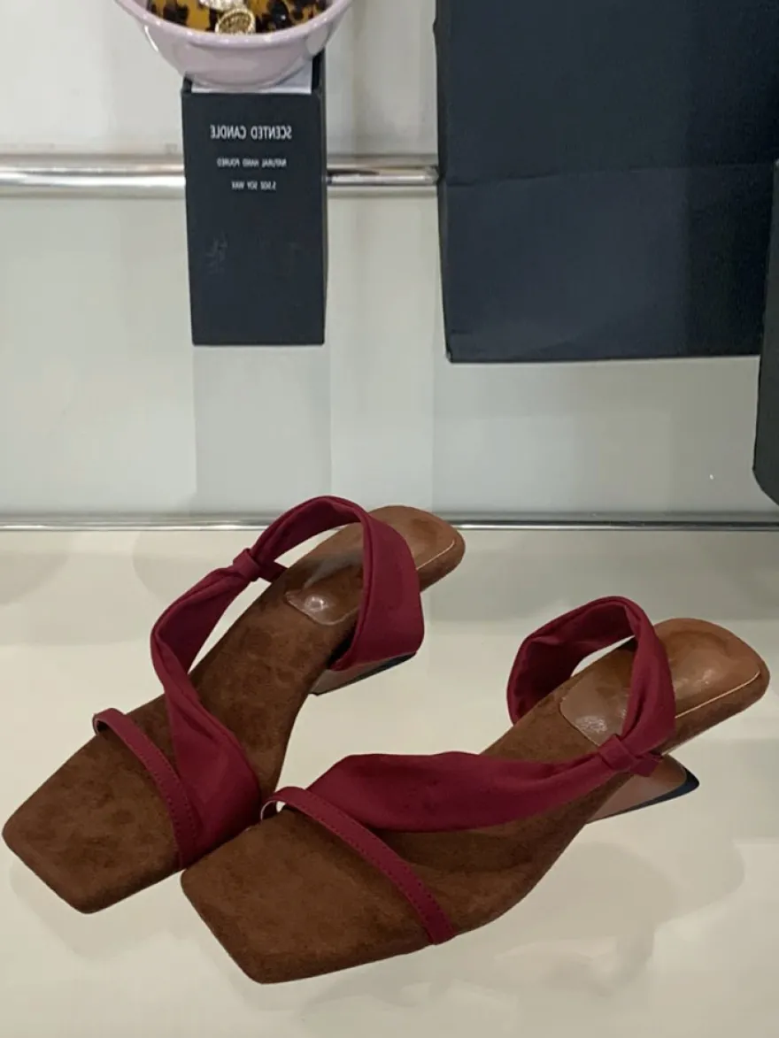 Sandales mules à bout ouvert pour femmes sandales à talons design à lanières
