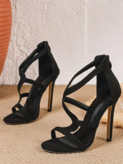 Sandales noires à talons hauts pour femmes bout pointu talon aiguille et brides