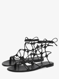 Sandales plates noires à lacets et bout ouvert pour femmes