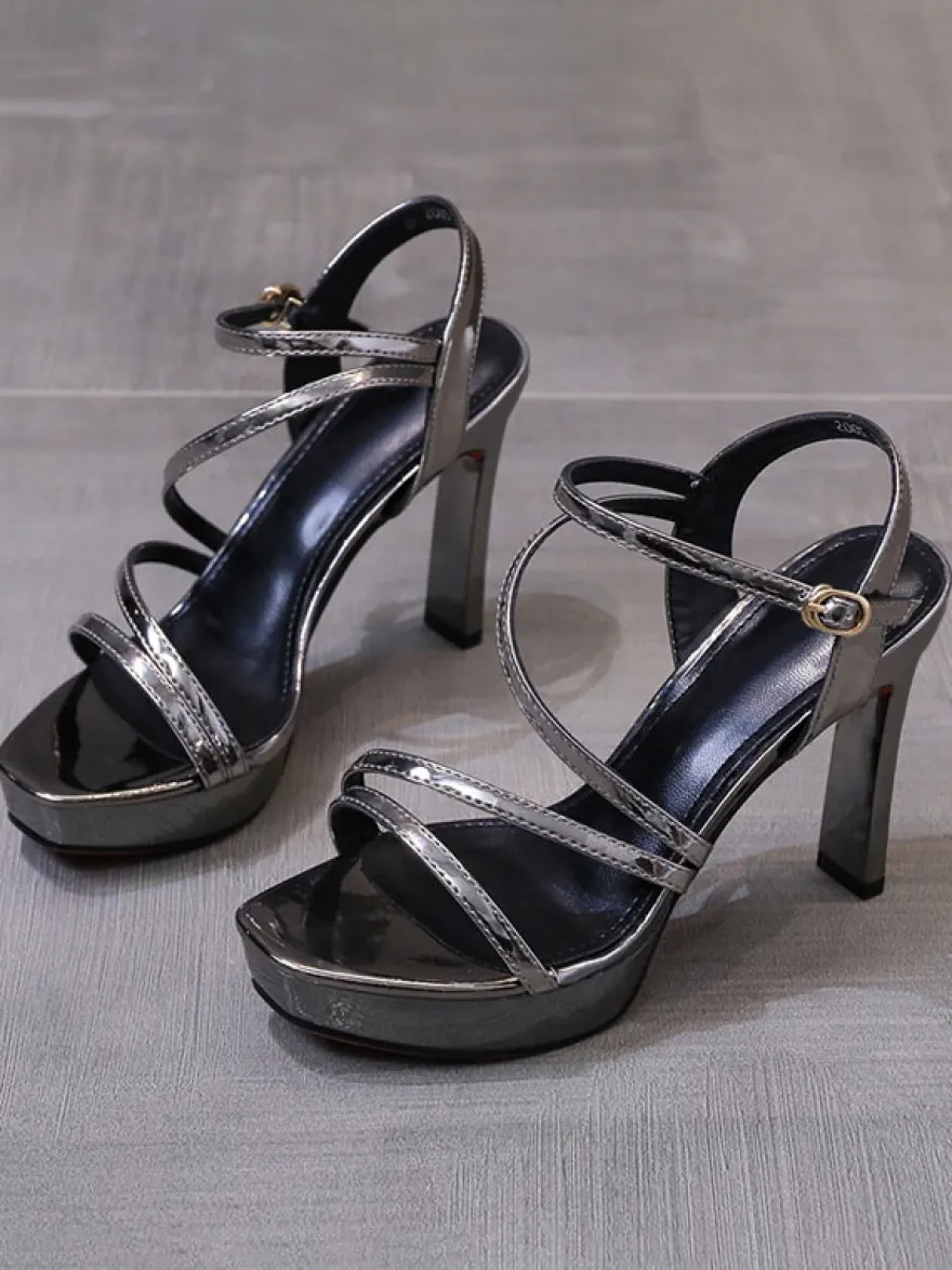 Sandales à Talons Femme avec Plateforme Verni à Lacets Unicolore avec Bout Ouvert