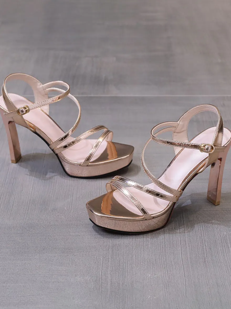 Sandales à Talons Femme avec Plateforme Verni à Lacets Unicolore avec Bout Ouvert