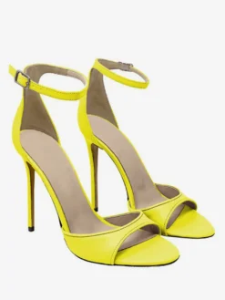 Sandales à talons noirs à bout ouvert et bride à la cheville