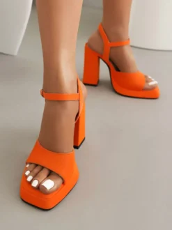 Sandales à talons pour femmes Bout carré Talon épais Sandales en faux cuir