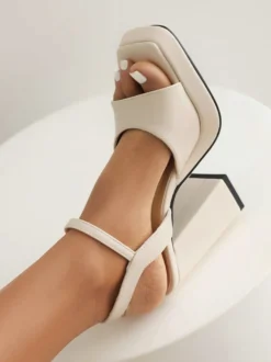 Sandales à talons pour femmes Bout carré Talon épais Sandales en faux cuir