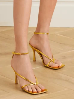 Sandales tongs bleues pour femmes sandales à talons hauts et brides.