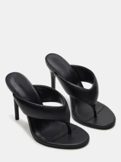 Sandales tongs noires à talons hauts et dos nu