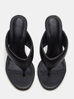 Sandales tongs noires à talons hauts et dos nu