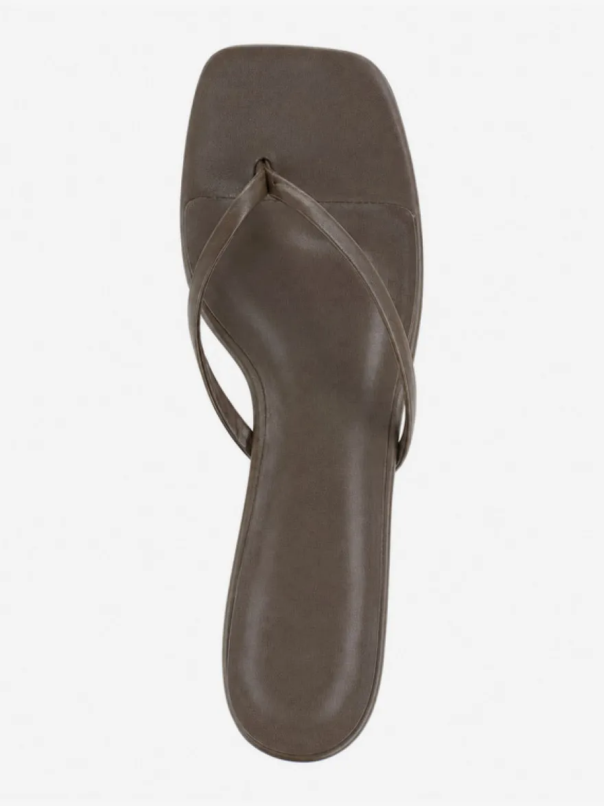 Sandales tongs à petits talons pour femmes