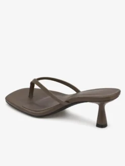 Sandales tongs à petits talons pour femmes
