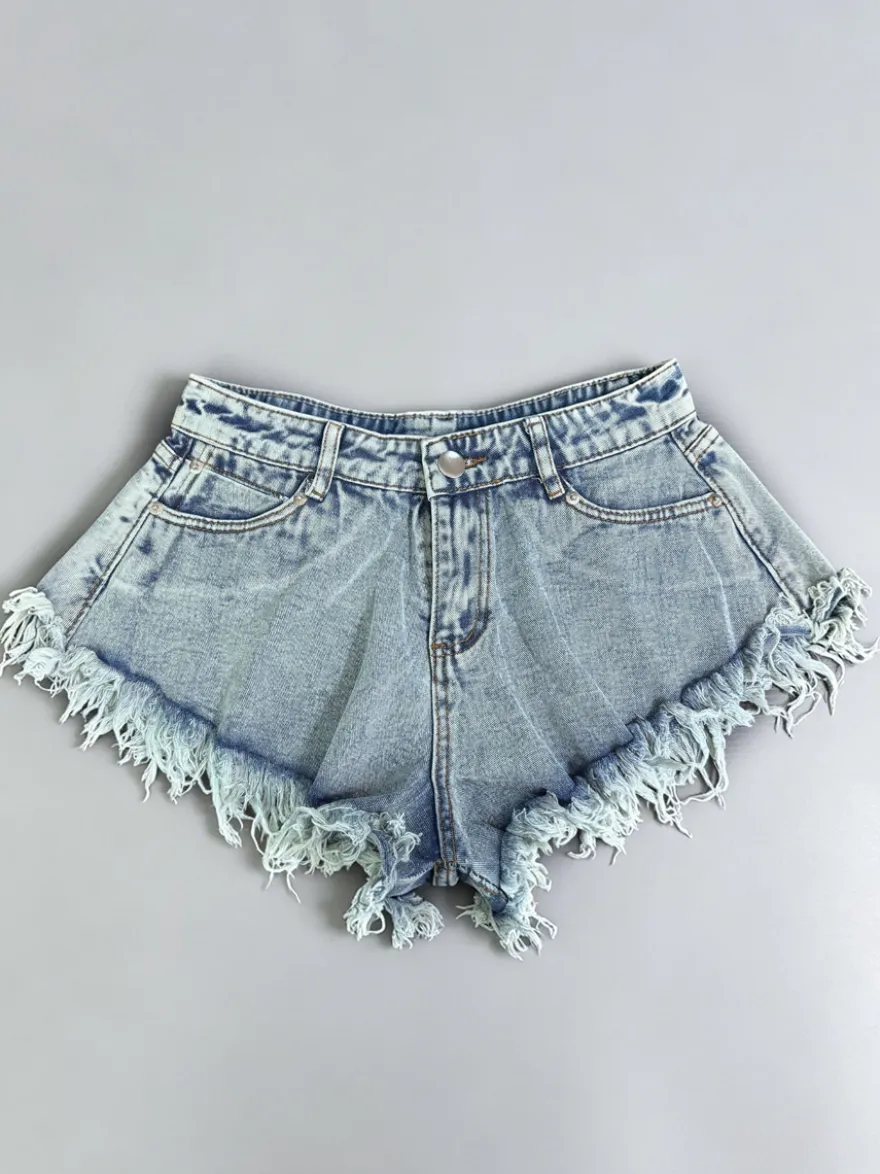 Short en jean taille haute à franges brutes jambes larges coupe trapèze.