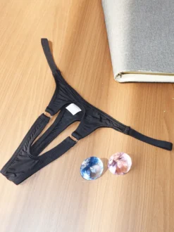 String pour homme en soie glacée ajourée avec ceinture élastique noire
