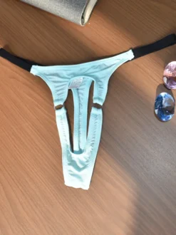 String pour homme en soie glacée ajourée avec ceinture élastique noire