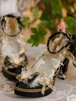 Sweet Lolita Footwear Ecru Blanc Nœuds Fleurs Dentelle PU Cuir Chunky Talon Escarpins Lolita