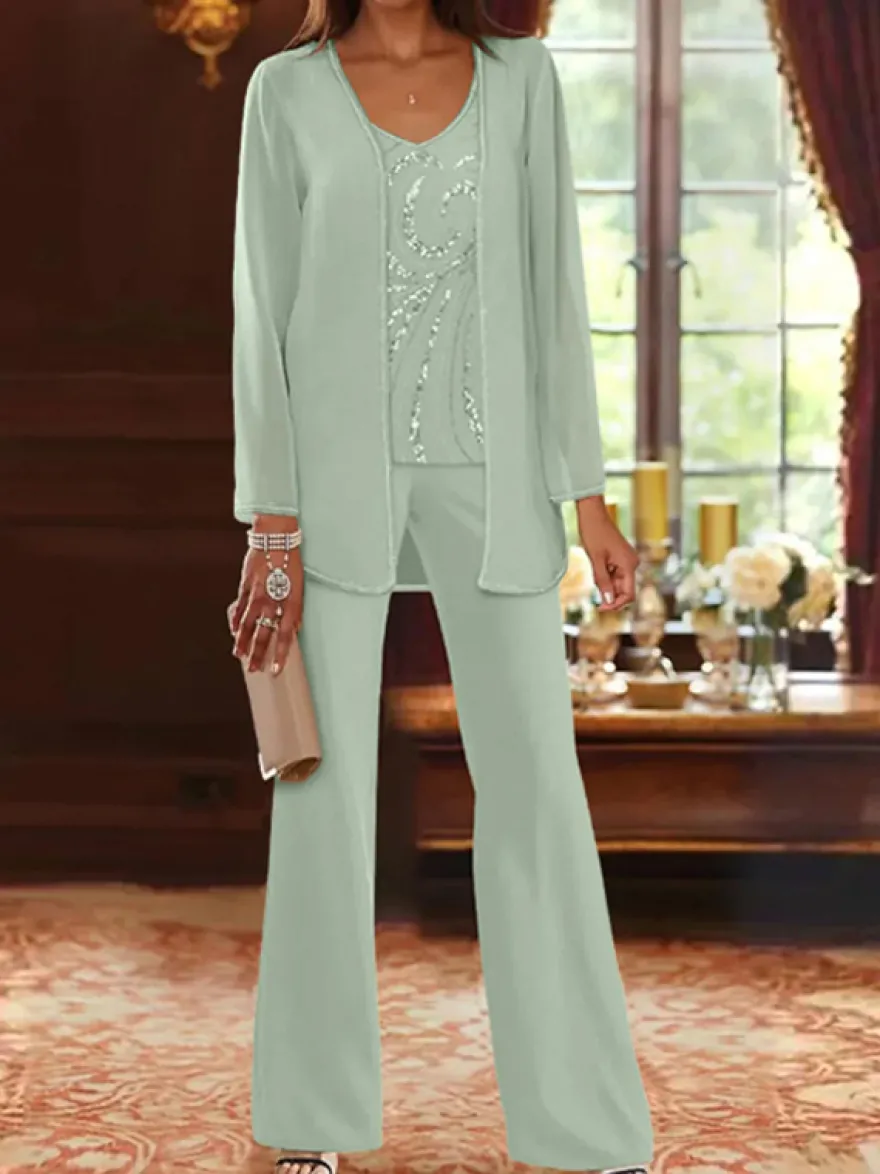 Tenue de mère de mariée 3 piècse conçue avec décolleté et manches longues à paillettes pour les invités de mariage