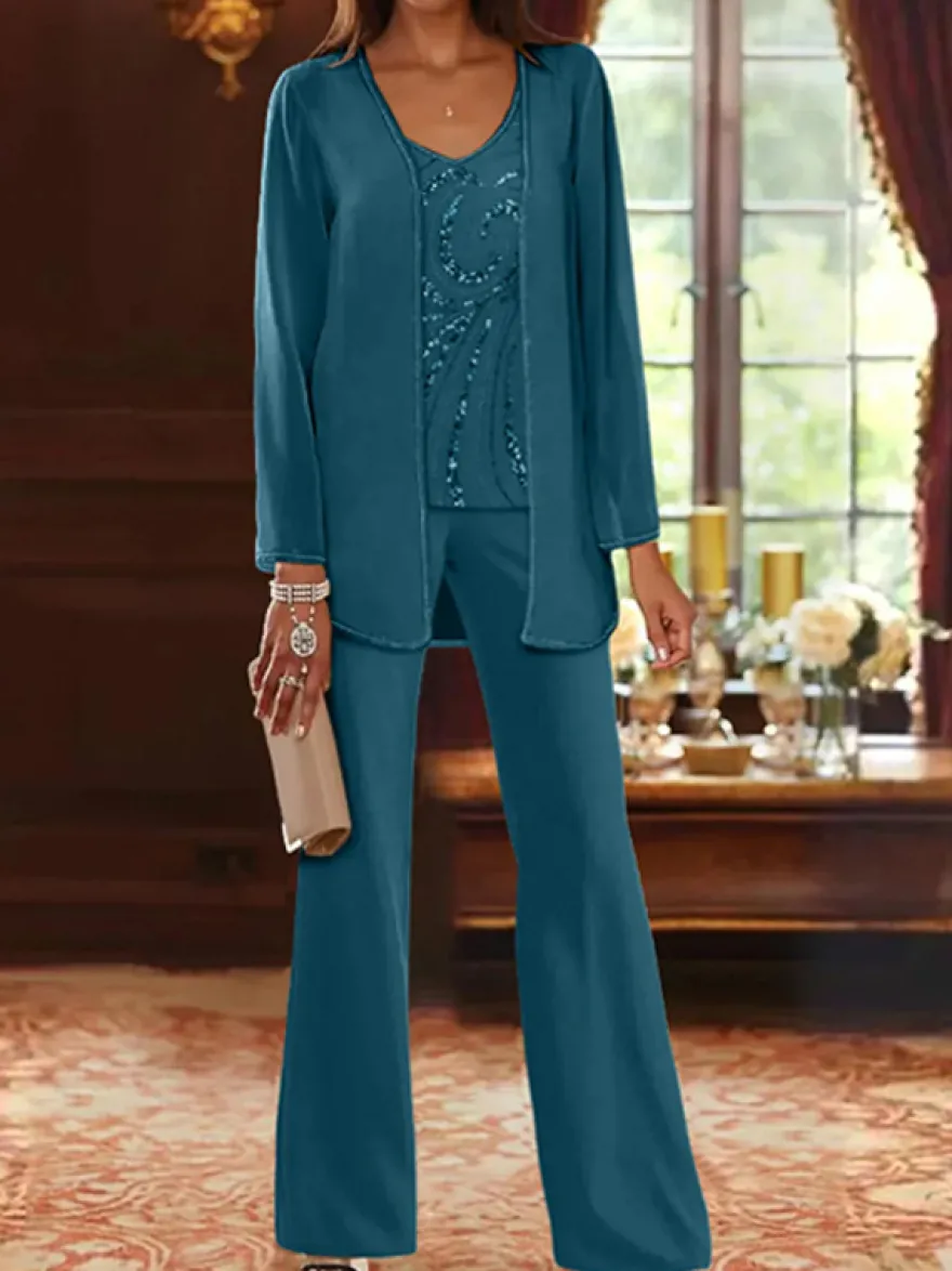 Tenue de mère de mariée 3 piècse conçue avec décolleté et manches longues à paillettes pour les invités de mariage