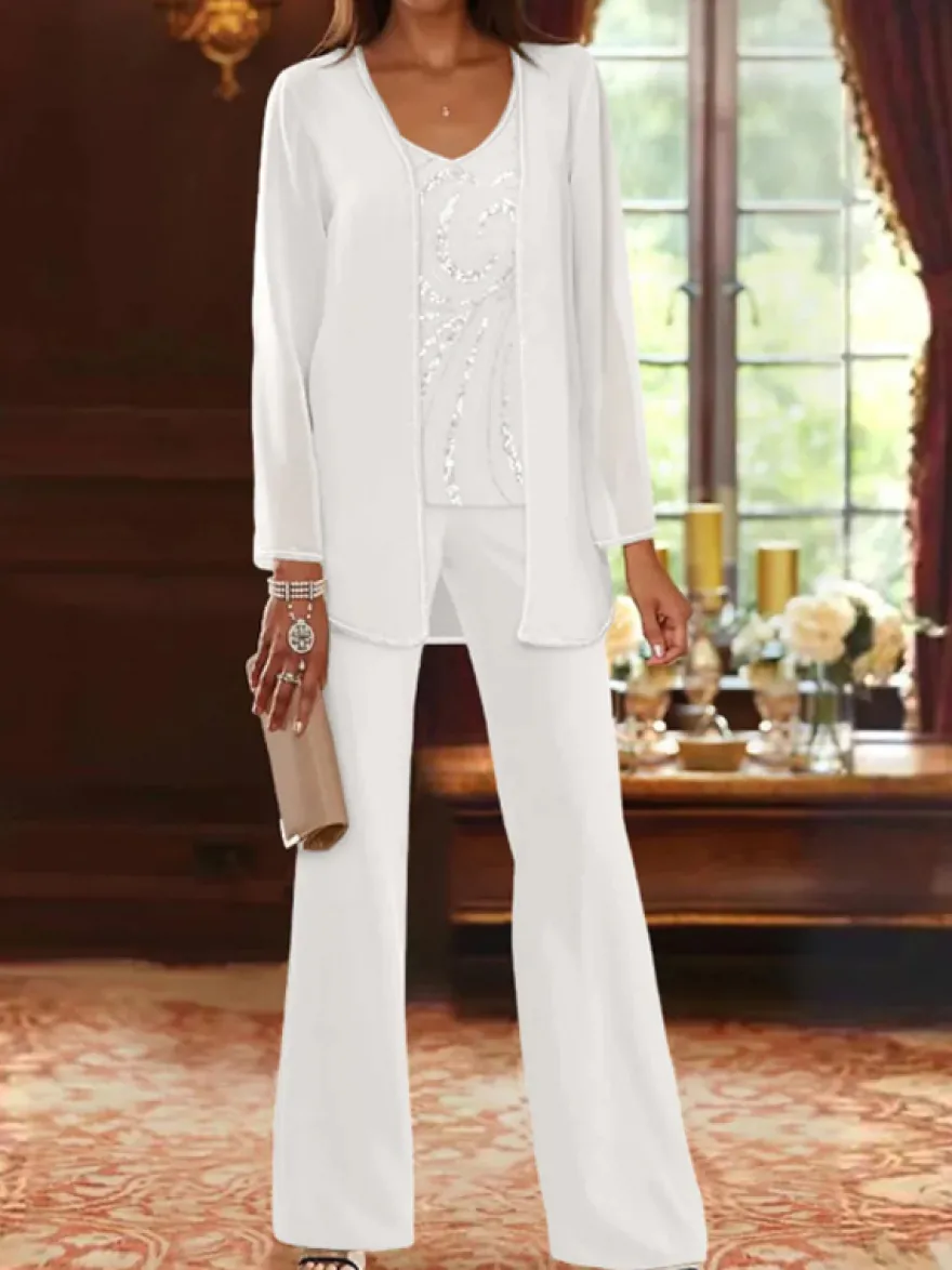 Tenue de mère de mariée 3 piècse conçue avec décolleté et manches longues à paillettes pour les invités de mariage