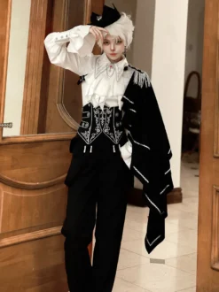 Tenues Ouji Lolita Gothique : cape à manches longues haut blanc ceinture noire et pantalon
