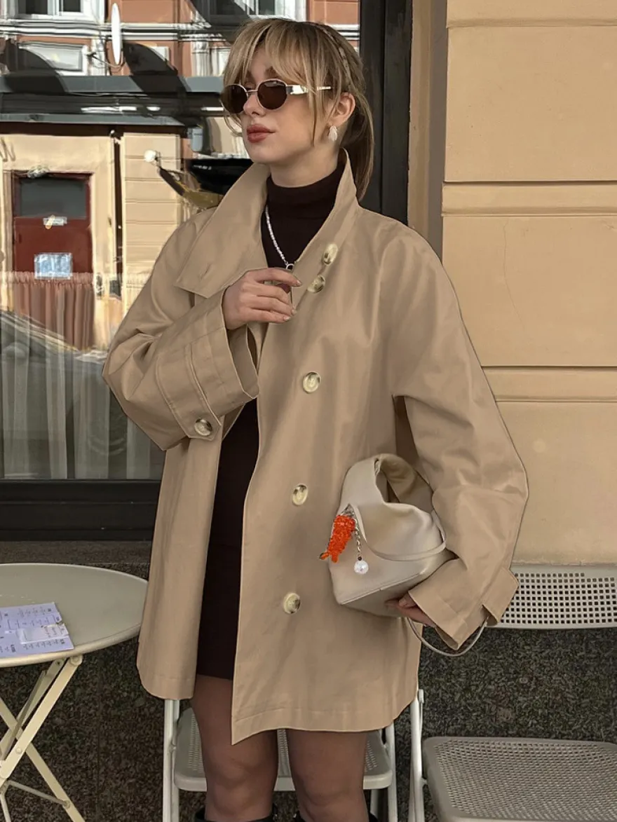 Trench-coat femme en mélange de coton - Coupe oversize minimaliste à double boutonnage et manches larges - Collection printemps-été 2026