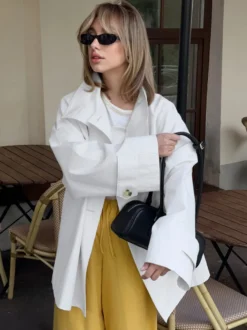 Trench-coat femme en mélange de coton - Coupe oversize minimaliste à double boutonnage et manches larges - Collection printemps-été 2026