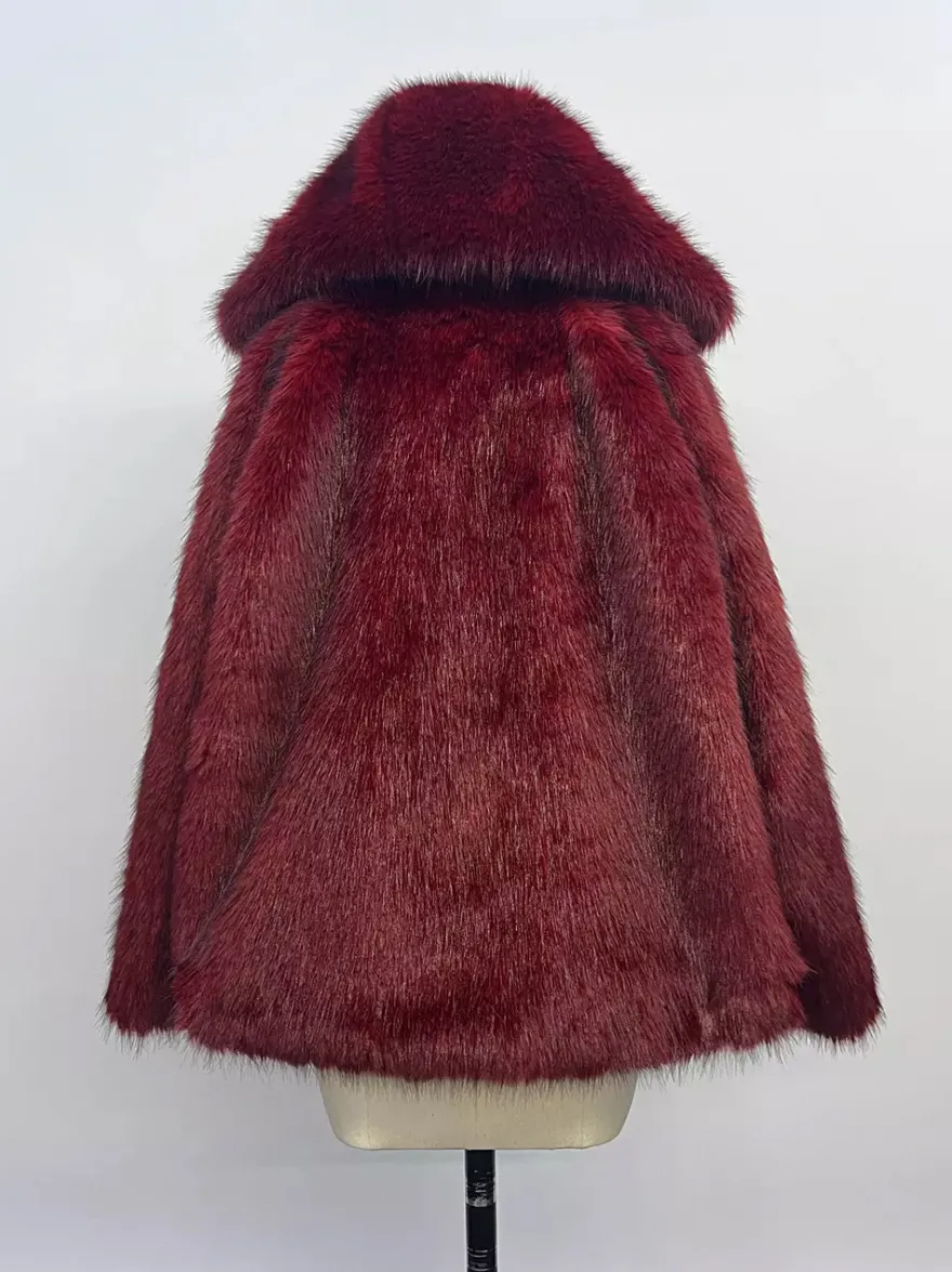Veste à capuche en fausse fourrure bordeaux pour femme 2026