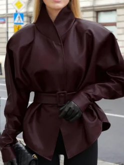 Veste ceinturée en similicuir bordeaux pour femme - Col montant taille cintrée basque - Style streetwear chic printemps 2026