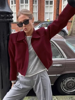 Veste courte bordeaux pour femme - Col rabattu chic fermeture éclair ourlet élastique - Collection streetwear décontractée printemps 2026
