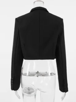 Veste de costume courte à col mandarin poche avant coupe ajustée.